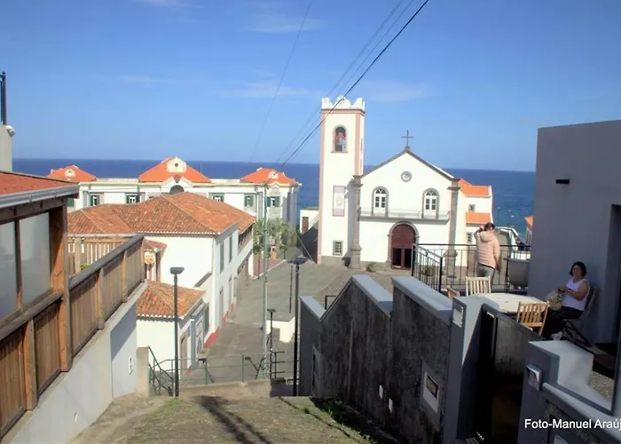 Lovely Sea View 3-Bed House In P Delgada Madeira